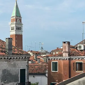 https://emanuelas-flat.hotelslidodijesolo.com
